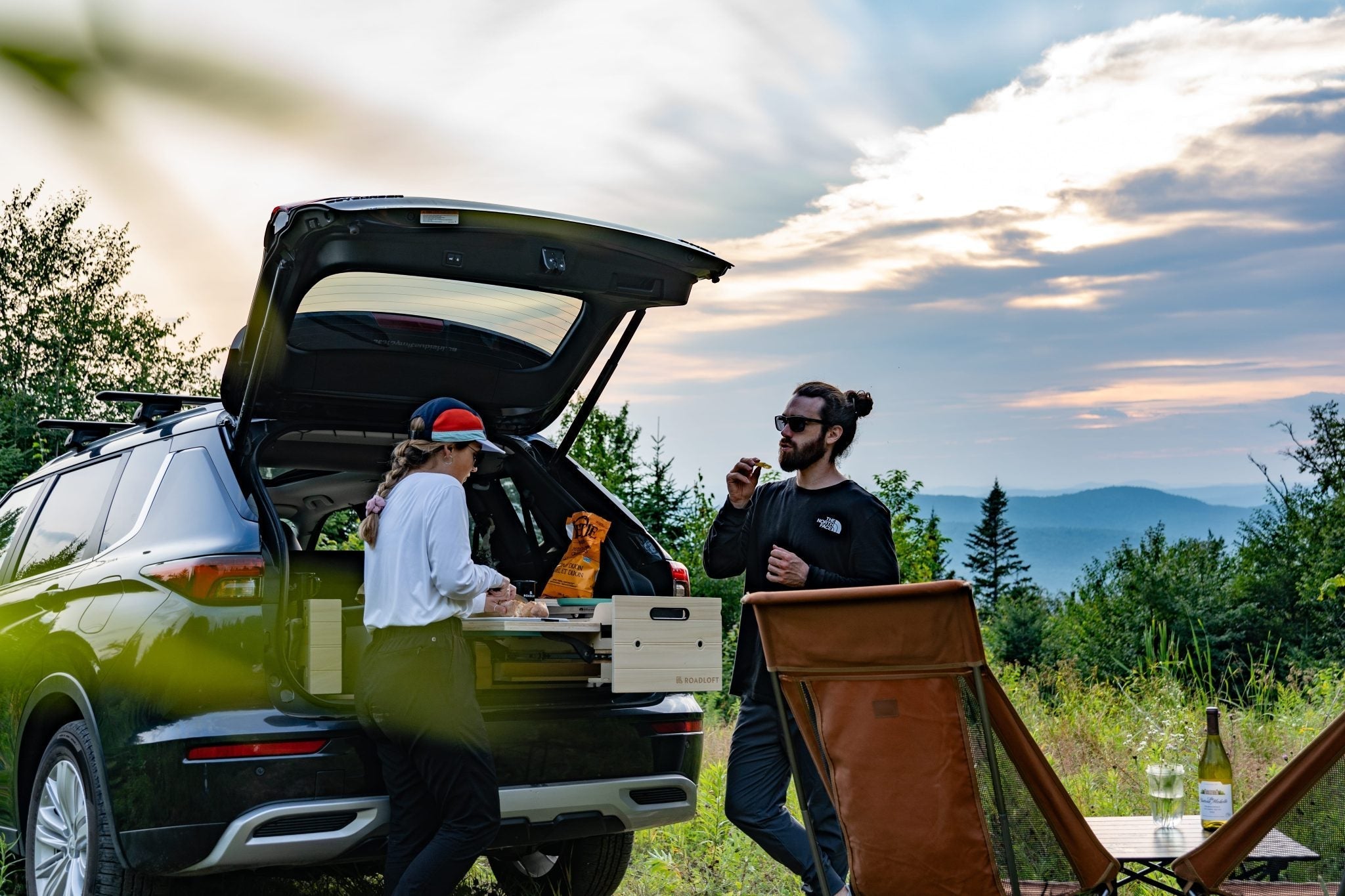 Aménagement vanlife avec une cuisine extérieure